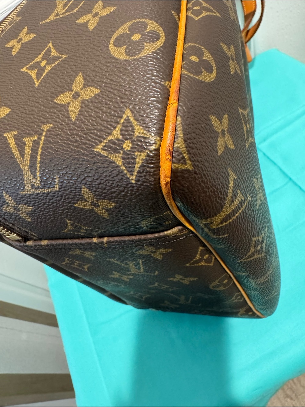 Louis Vuitton Monogram Excursion Travel Bag - Picture 10 of 15